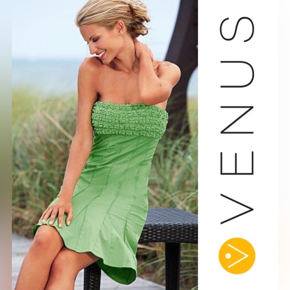 VENUS Fit & Flare Ruffled Green Strapless Dress, size Medium, EUC
